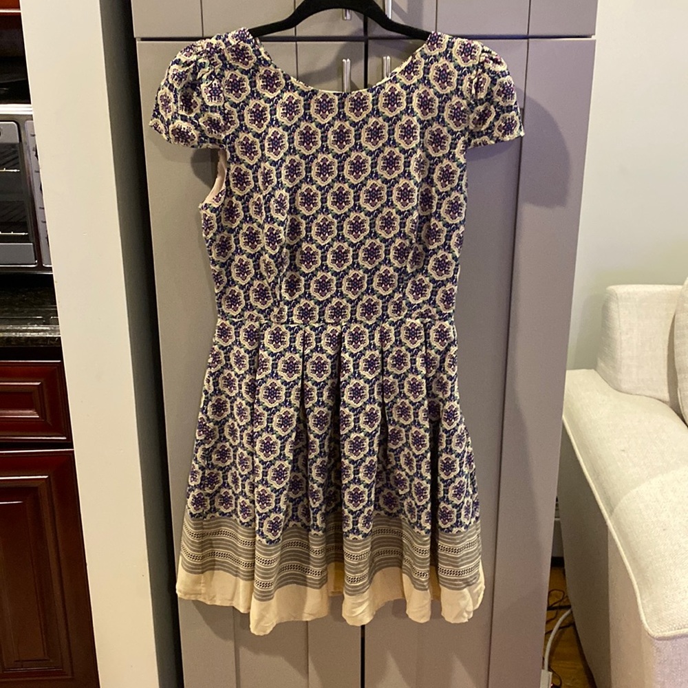 Lulus fit flare printed dress with cut out back